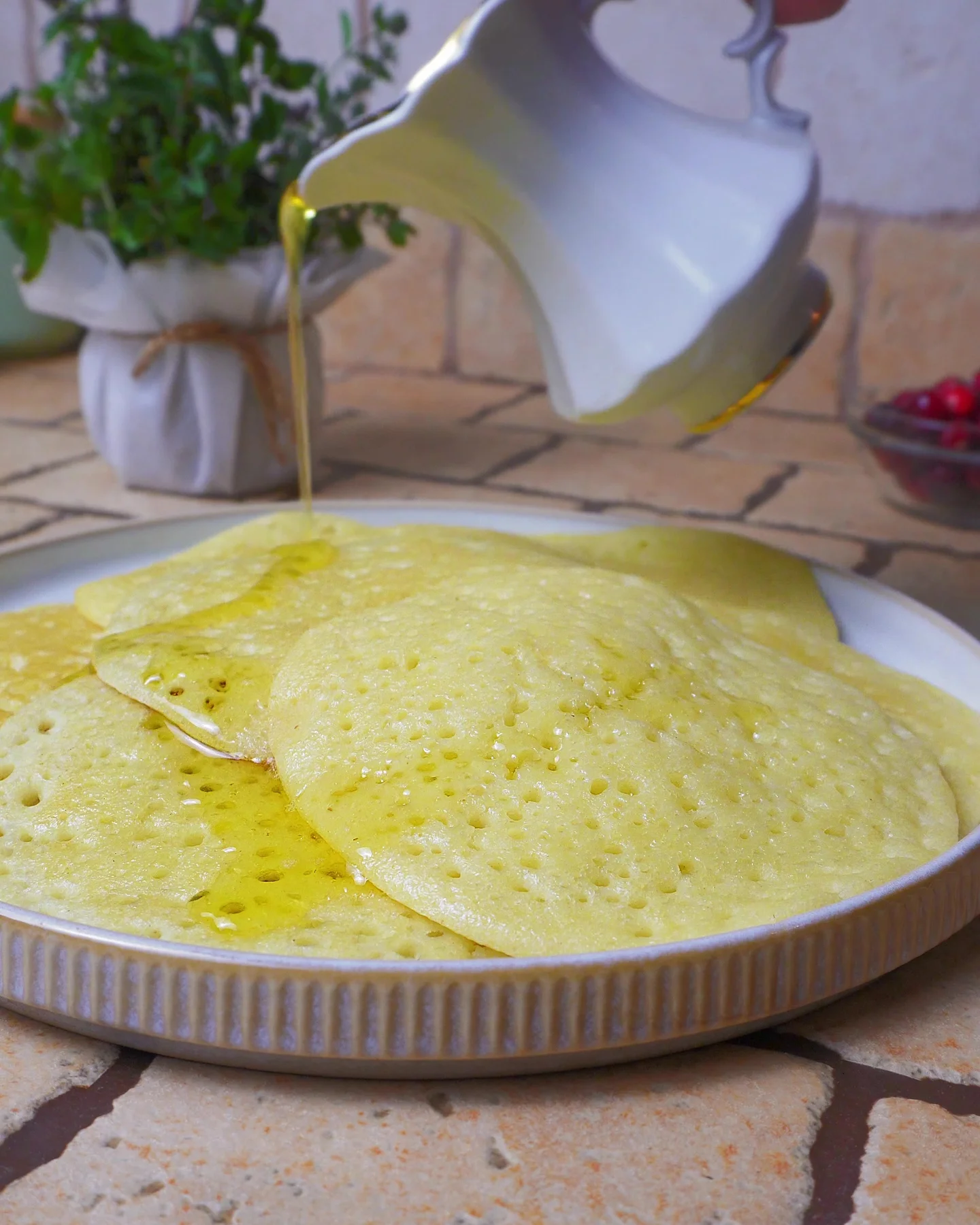 Baghrir: mille buchi, burro e miele